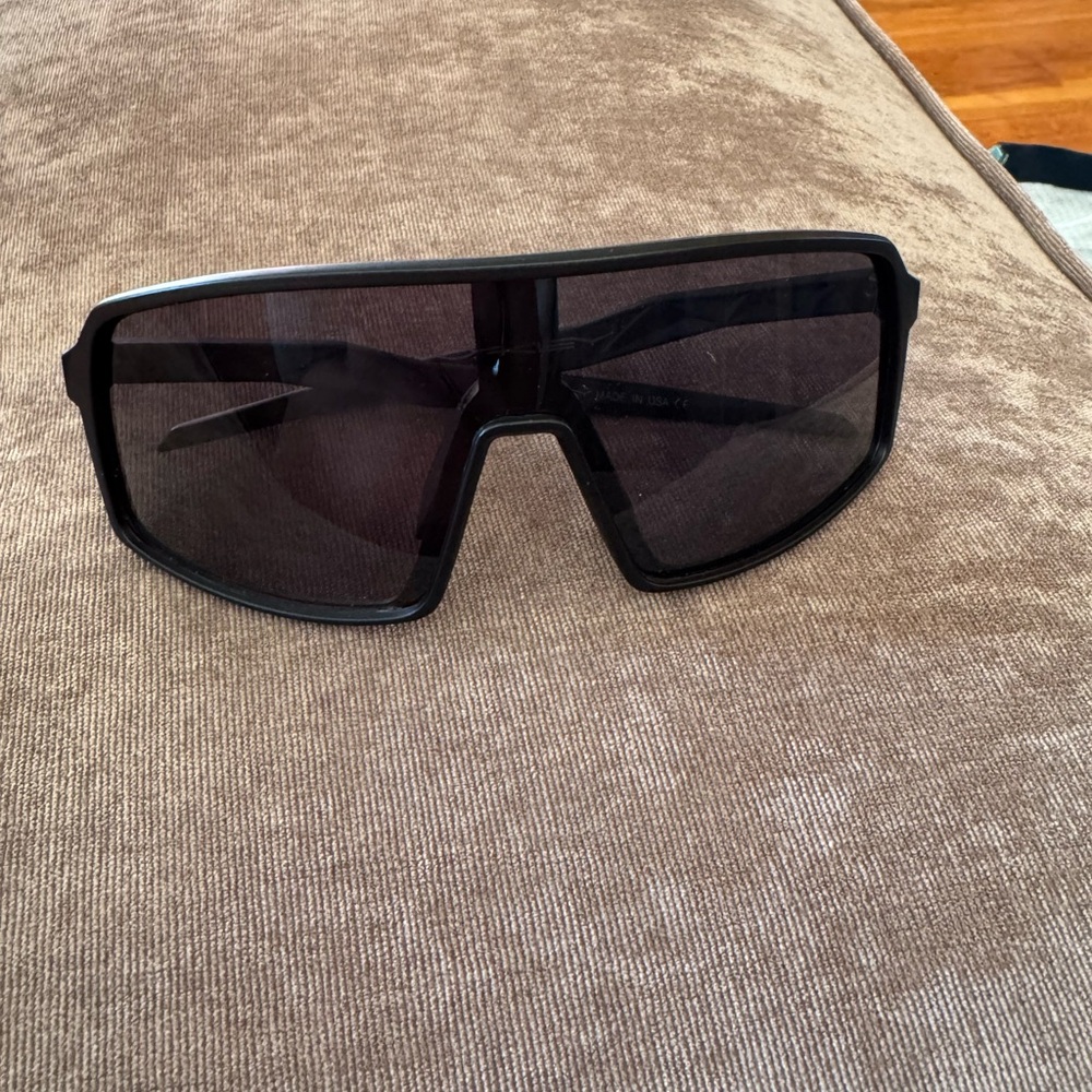 Oakley Surio